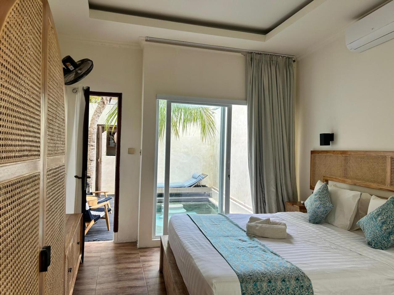 Eve Evy Private Pool